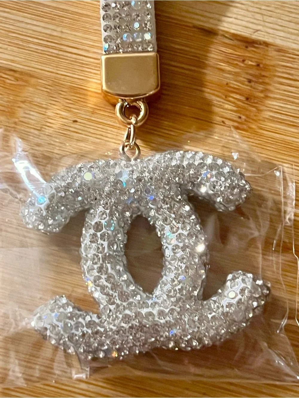 Fashion Jewelry Crystal Logo Bag or Keychain - Silver, Gold, or Black. - Picture 2 of 5